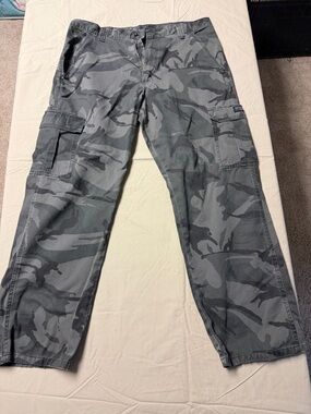 Wrangler Gray Camo Cargo Pants